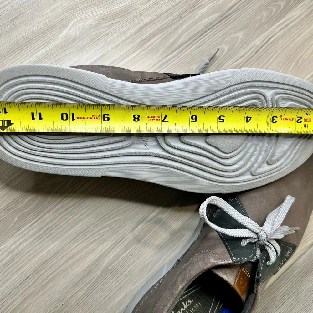 Clarks Brown and Green‎ Leather Loafers